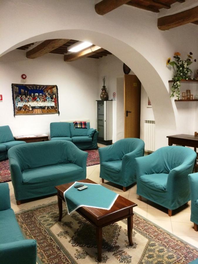 Отель Residenza Pitigliano Gens Petilia - Nuova Gestione Экстерьер фото