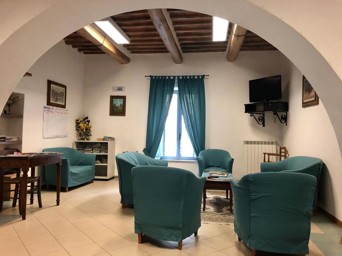 Отель Residenza Pitigliano Gens Petilia - Nuova Gestione Экстерьер фото