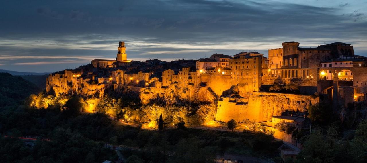 Отель Residenza Pitigliano Gens Petilia - Nuova Gestione Экстерьер фото