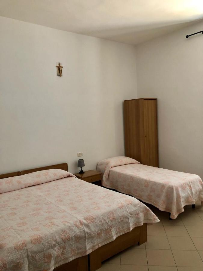 Отель Residenza Pitigliano Gens Petilia - Nuova Gestione Экстерьер фото
