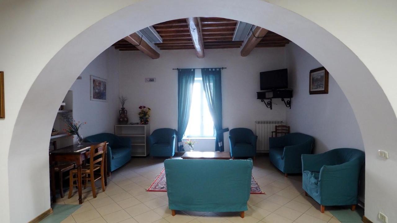Отель Residenza Pitigliano Gens Petilia - Nuova Gestione Экстерьер фото