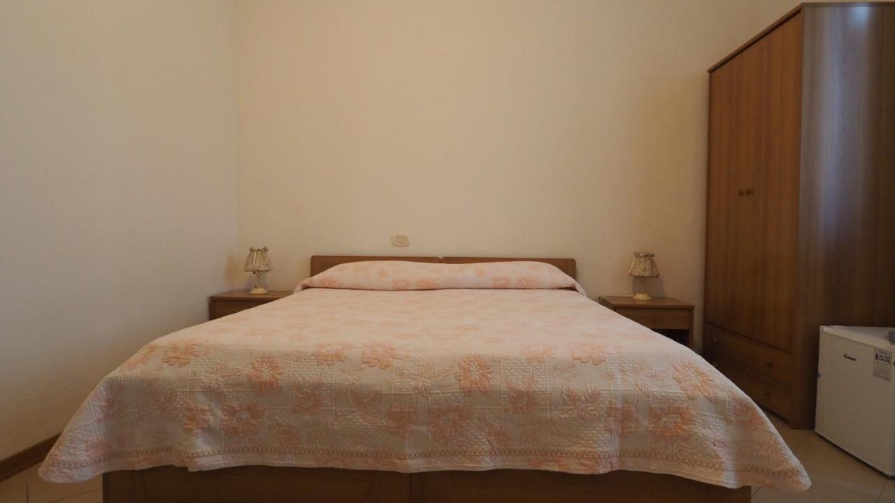 Отель Residenza Pitigliano Gens Petilia - Nuova Gestione Экстерьер фото
