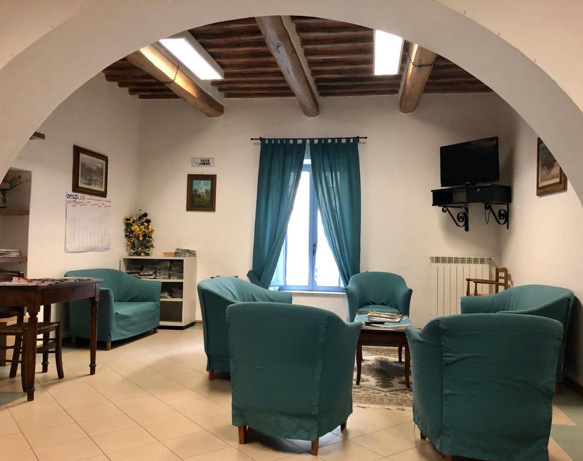 Отель Residenza Pitigliano Gens Petilia - Nuova Gestione Экстерьер фото
