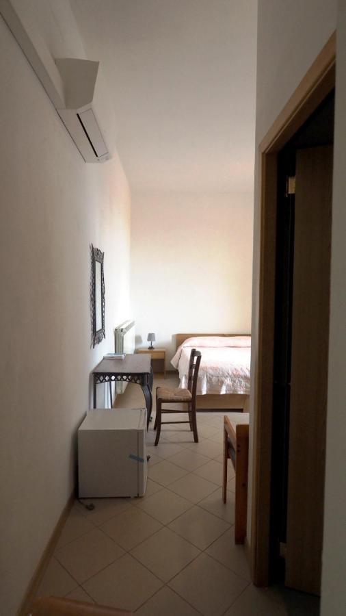 Отель Residenza Pitigliano Gens Petilia - Nuova Gestione Экстерьер фото